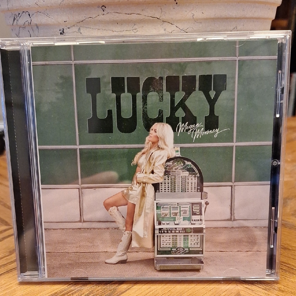 Megan Moroney "Lucky" CD
